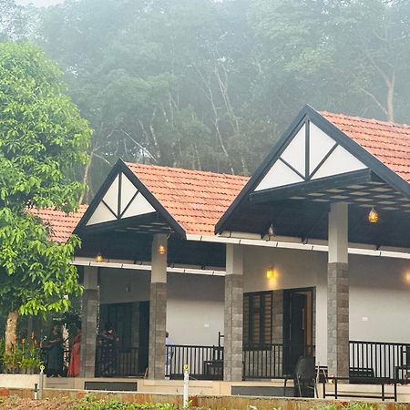 Meghamalhar Villa Манантавади Екстериор снимка