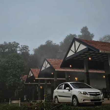 Meghamalhar Villa Манантавади Екстериор снимка